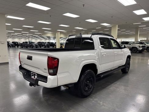 Used 2019 Toyota Tacoma SR image 7