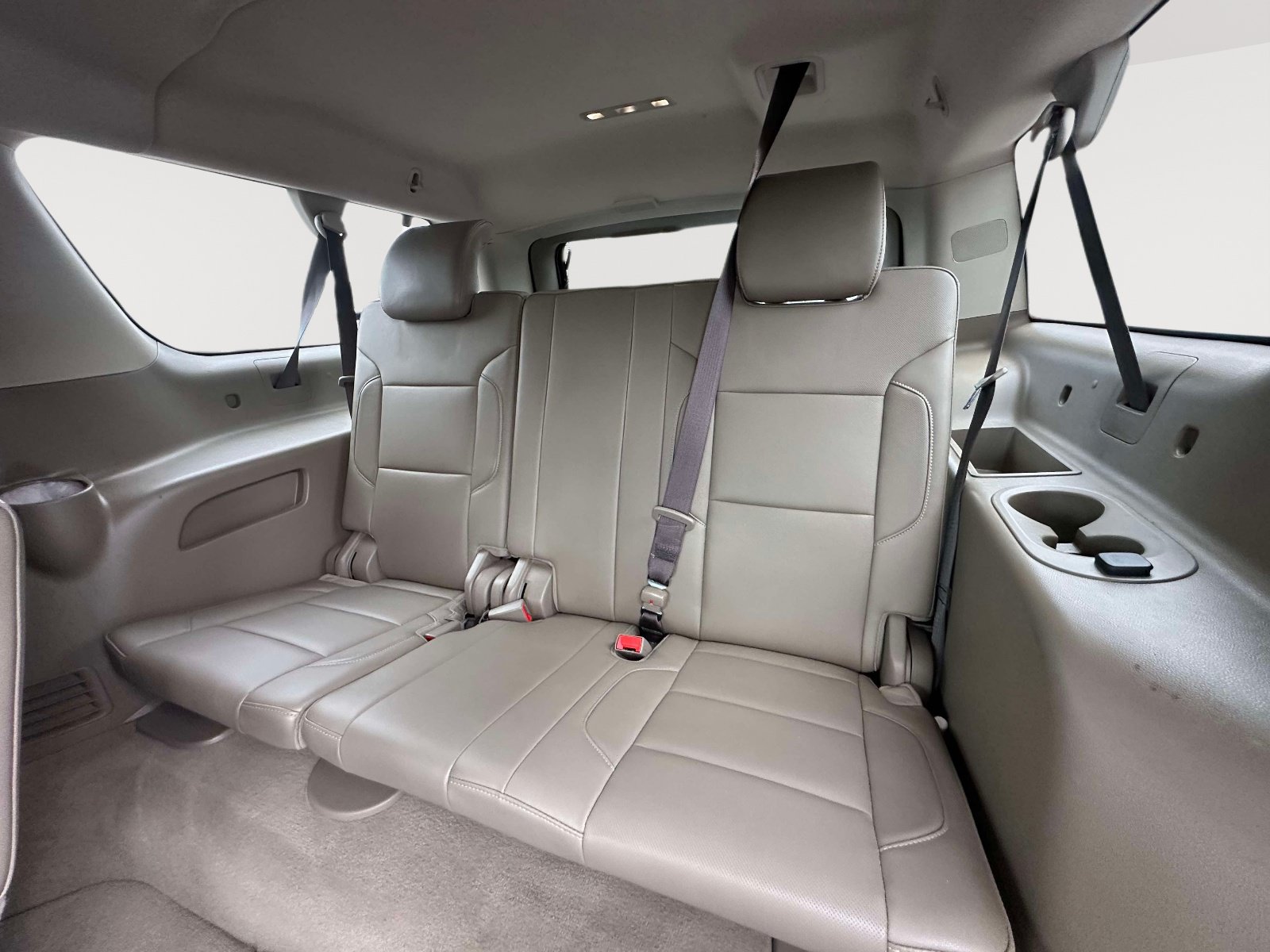 Used 2019 Chevrolet Suburban Premier AWD/4WD image 34