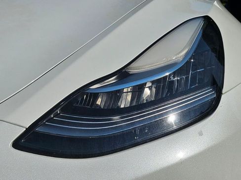 Used 2022 Tesla Model Y Long Range AWD/4WD image 28