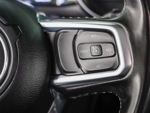 Used 2022 Jeep Wrangler Unlimited Sahara w/ Cold Weather Group AWD/4WD image 16