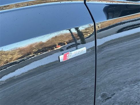 Certified 2025 Audi Q3 2.0T Premium w/ Convenience Package image 11