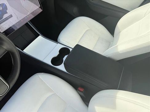 Used 2020 Tesla Model Y Long Range image 13