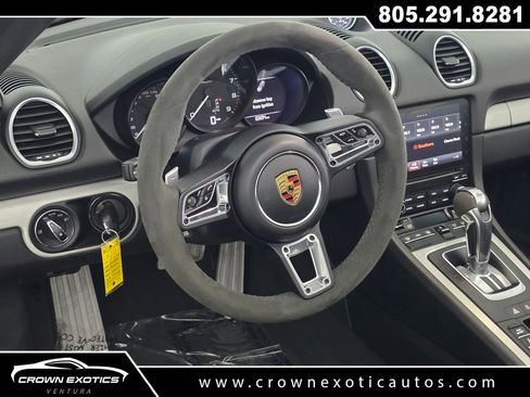 Used 2022 Porsche 718 Boxster Spyder RWD image 17