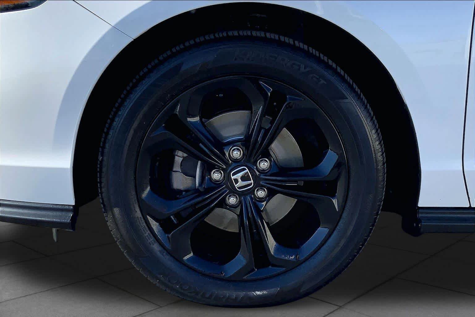 Used 2025 Honda Accord SE image 10