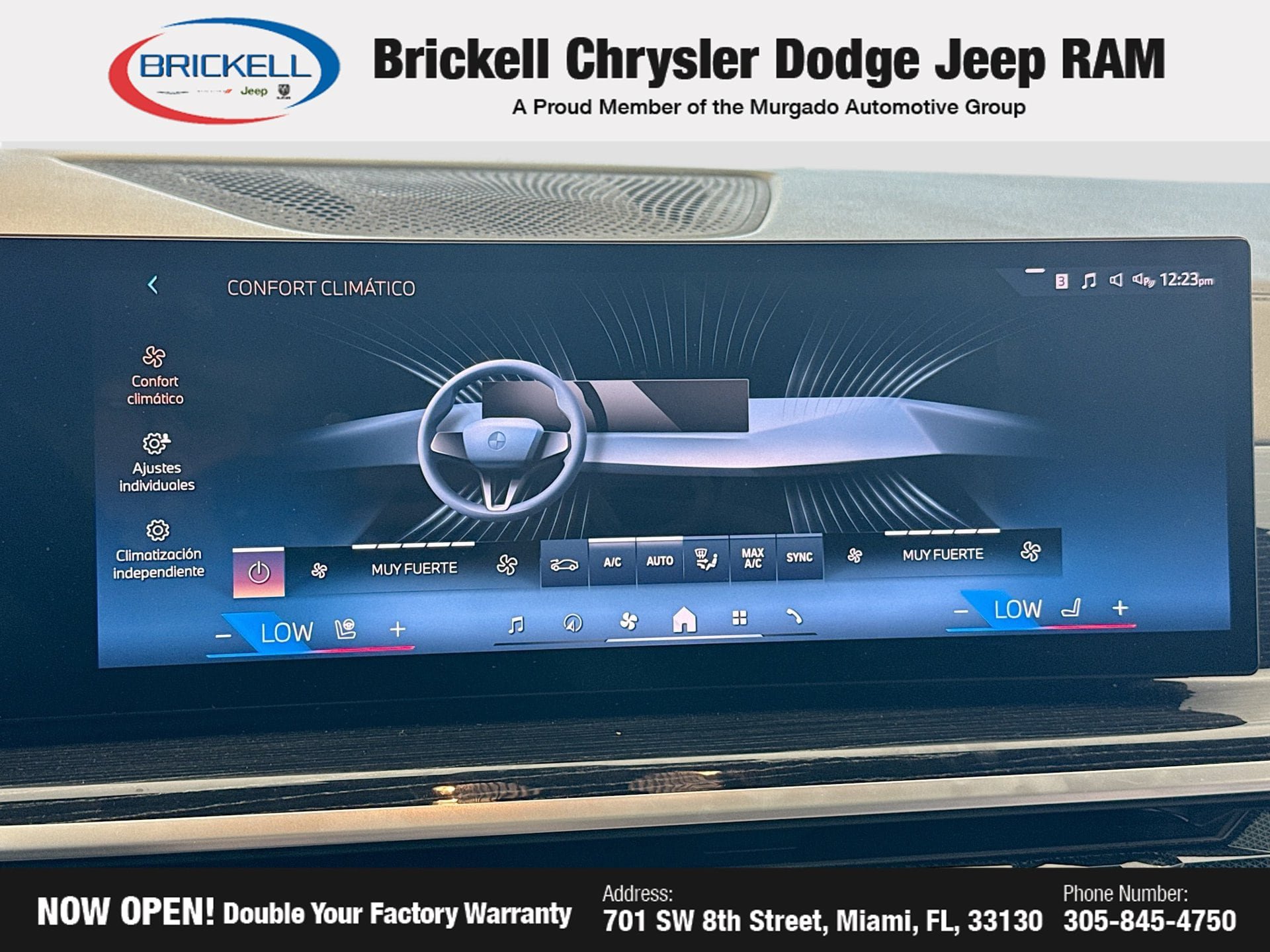 Used 2025 BMW X7 xDrive40i w/ M Sport Package AWD/4WD image 37