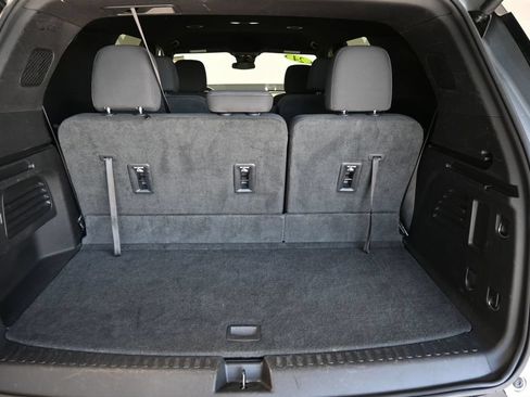 Used 2024 Chevrolet Traverse LT AWD/4WD image 19