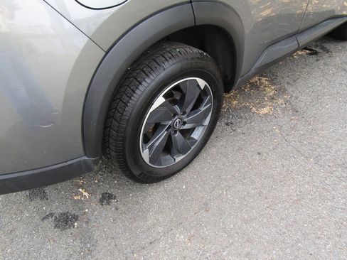 Used 2025 Nissan Rogue SV AWD/4WD image 30