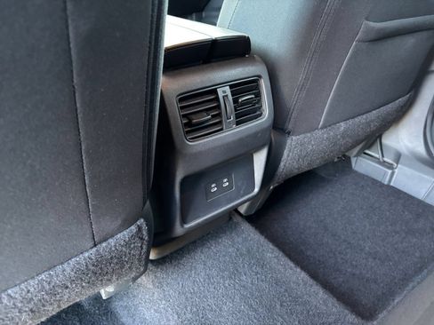 Used 2025 Nissan Rogue SV AWD/4WD image 24