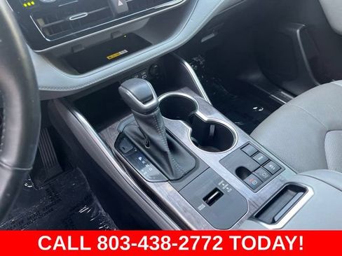 Used 2023 Toyota Highlander Limited FWD image 27