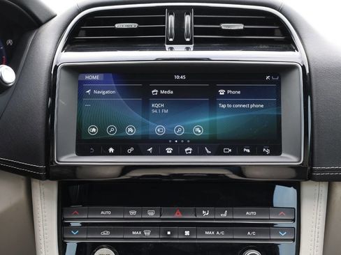 Used 2020 Jaguar F-PACE SVR image 20