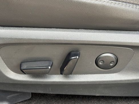 Used 2024 Nissan Pathfinder SL w/ SL Premium Package image 22