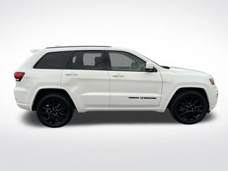 Used 2018 Jeep Grand Cherokee Altitude video 2