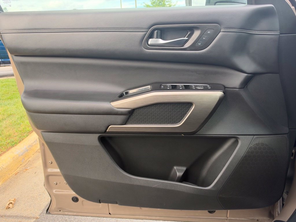 Used 2023 Nissan Pathfinder Platinum AWD/4WD image 31