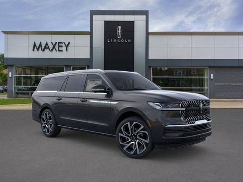 New 2026 Lincoln Navigator L Reserve AWD/4WD image 7