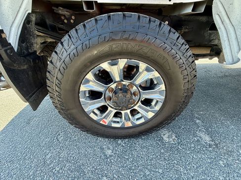 Used 2019 Ford F350 XLT w/ XLT Premium Package AWD/4WD image 18