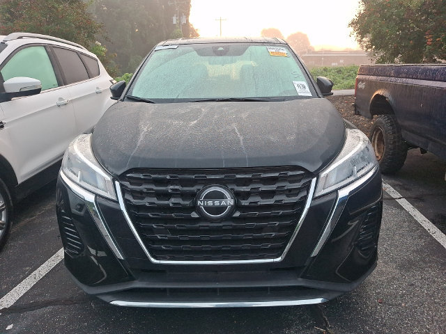 Used 2024 Nissan Kicks S FWD image 2