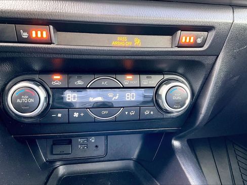 Used 2017 MAZDA MAZDA3 Touring image 36