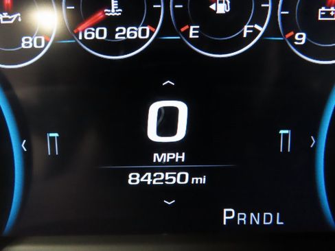 Used 2019 Chevrolet Suburban Premier image 13