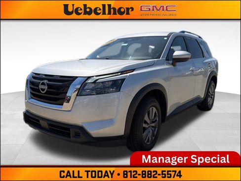 Used 2025 Nissan Pathfinder SV AWD/4WD image 17