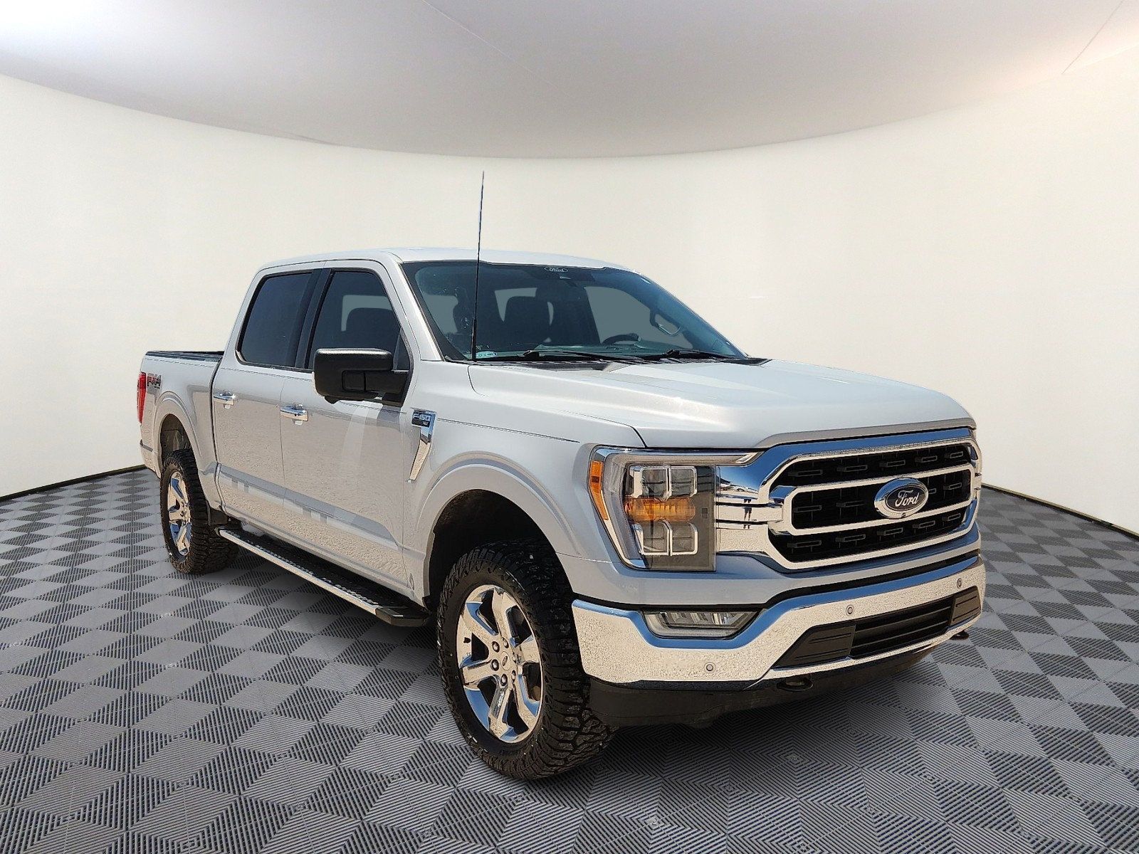 Used 2022 Ford F150 XLT w/ Equipment Group 302A High AWD/4WD image 6
