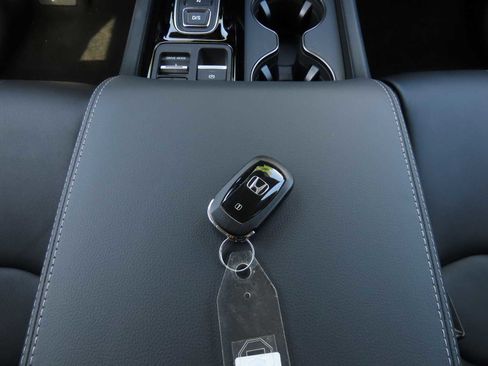 New 2025 Honda Pilot EX-L image 24