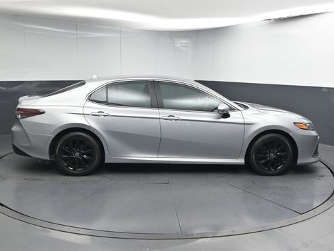 Certified 2021 Toyota Camry LE image 9