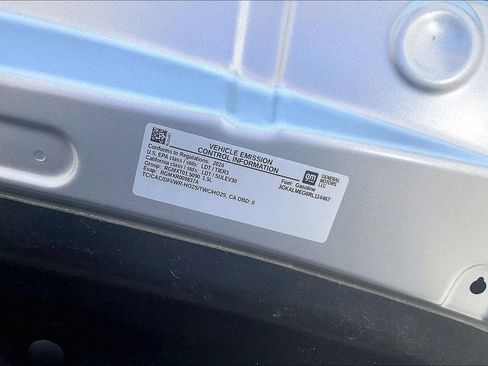 Used 2024 GMC Terrain SLE w/ Driver Convenience Package FWD image 30