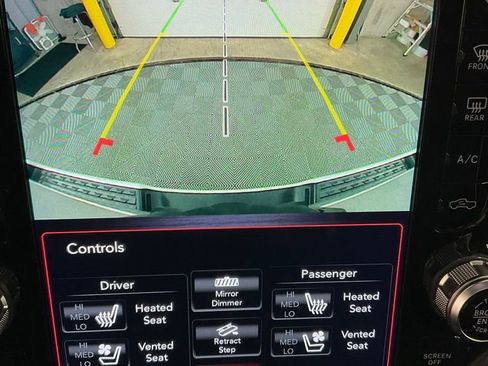 Used 2020 RAM 1500 Laramie w/ Night Edition image 15