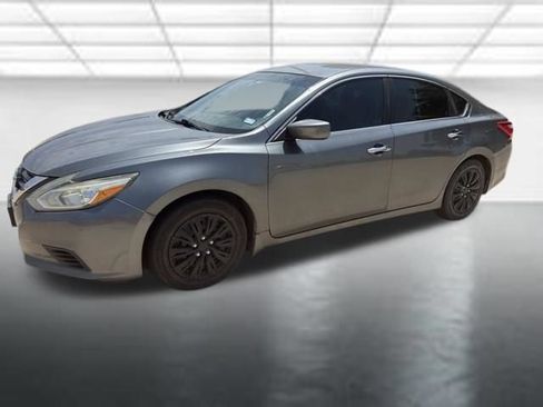Used 2016 Nissan Altima 2.5 S FWD image 2