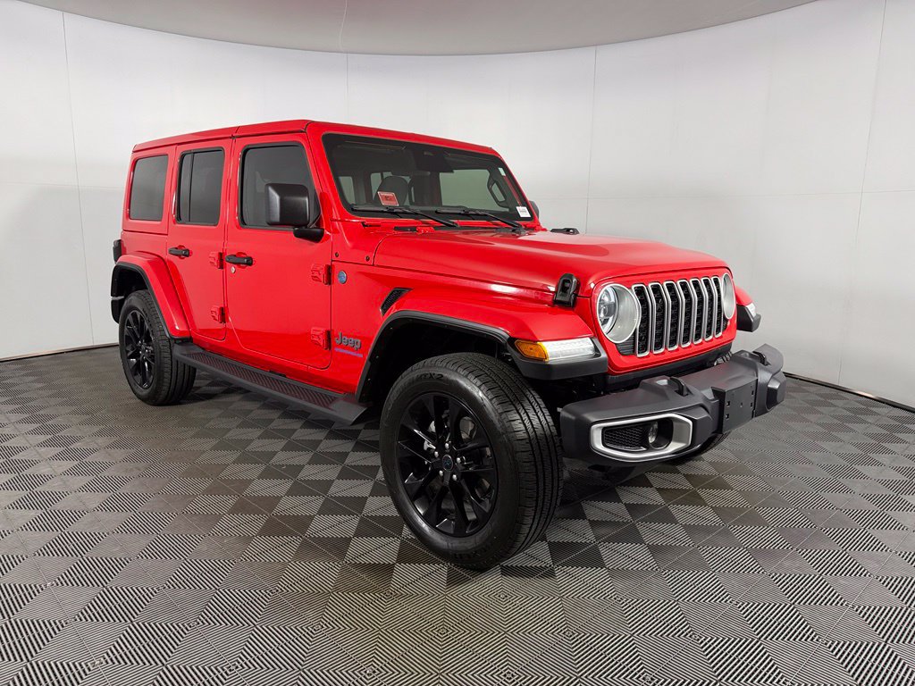 Used 2025 Jeep Wrangler Unlimited Sahara AWD/4WD image 3