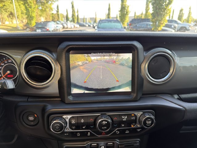 Used 2022 Jeep Wrangler Unlimited Sahara w/ Cold Weather Group AWD/4WD image 27