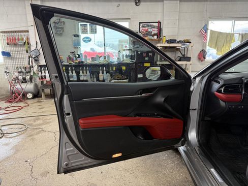 Used 2019 Toyota Camry XSE w/ Navigation Package image 9