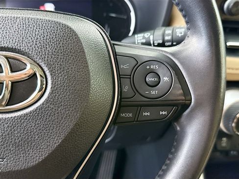 Used 2019 Toyota RAV4 Limited w/ Cold Weather Package FWD image 12