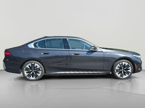 New 2026 BMW 530i xDrive AWD/4WD image 34
