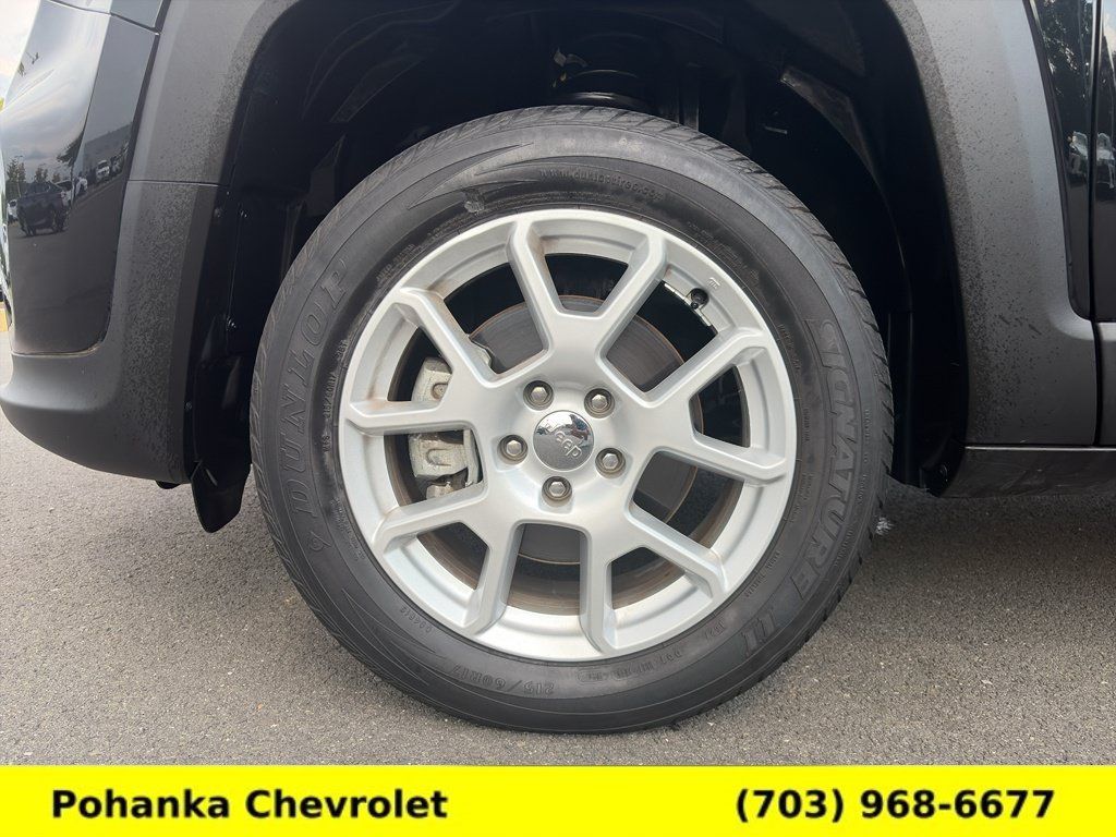 Used 2021 Jeep Renegade Latitude AWD/4WD image 25