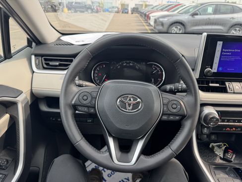 Used 2024 Toyota RAV4 XLE Premium image 9