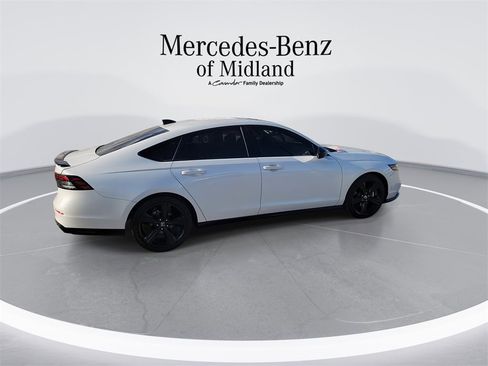 Used 2023 Honda Accord Sport image 8