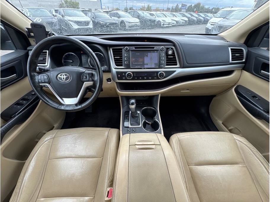 Used 2015 Toyota Highlander XLE AWD/4WD image 4