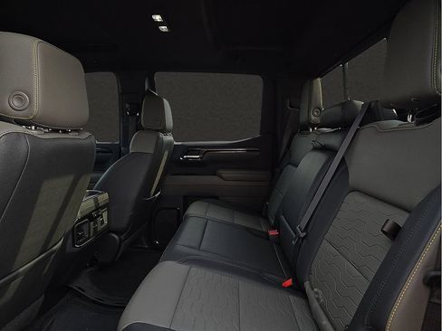 Used 2022 Chevrolet Silverado 1500 ZR2 w/ Technology Package AWD/4WD image 9