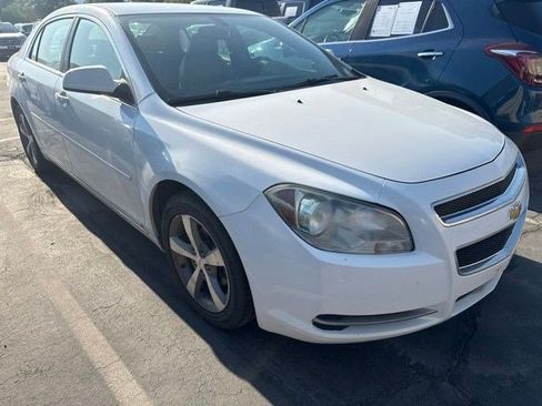 Used 2009 Chevrolet Malibu LT w/ Rear Power Package FWD image 2