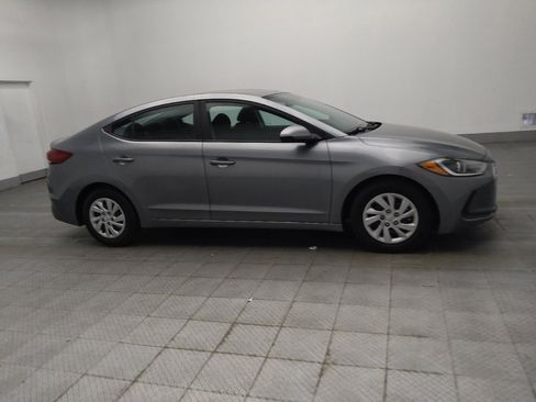 Used 2018 Hyundai Elantra SE FWD image 11