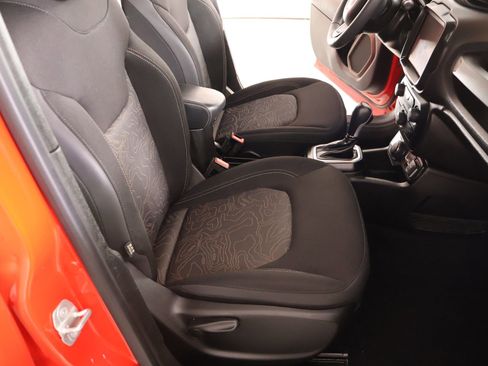 Used 2023 Jeep Renegade Latitude AWD/4WD image 14