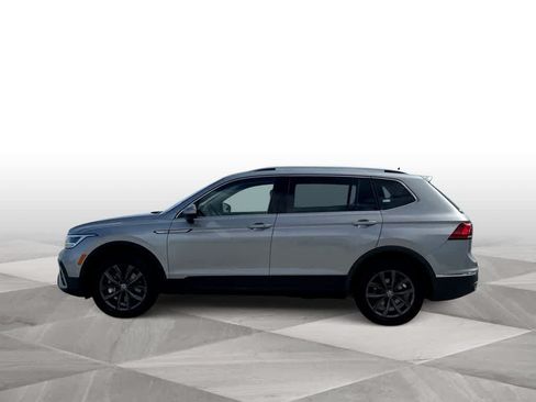 Used 2023 Volkswagen Tiguan SE FWD image 5