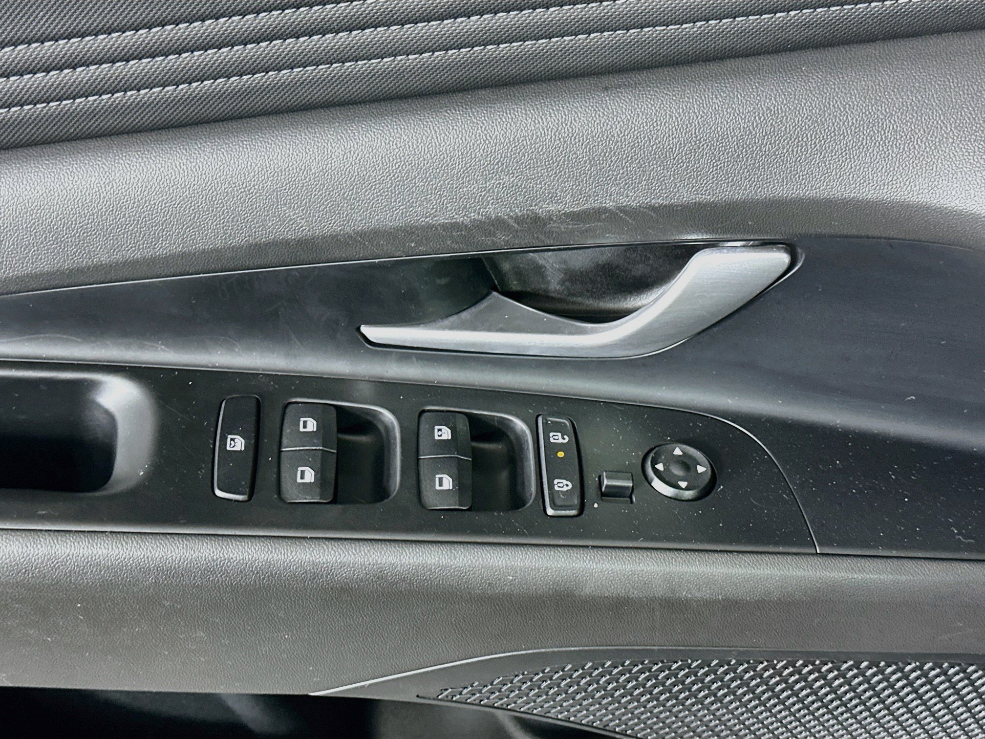 Used 2024 Hyundai Elantra SEL w/ Convenience Package FWD image 15