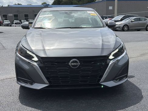Used 2023 Nissan Altima 2.5 SL FWD image 21