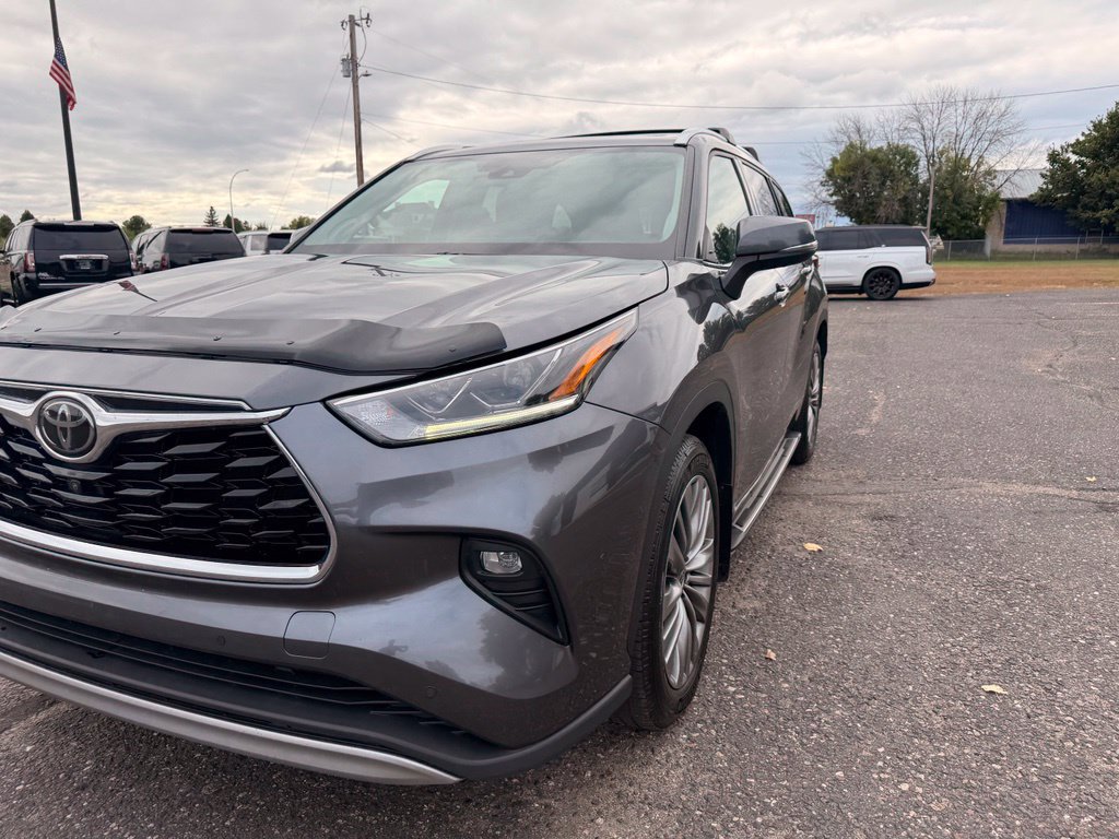 Used 2021 Toyota Highlander Platinum AWD/4WD image 15
