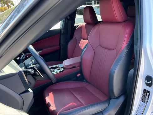 Used 2025 Lexus NX 250 FWD w/ Towing Package (2000 Lbs) image 8