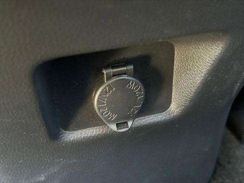 Certified 2025 Toyota RAV4 LE FWD image 21