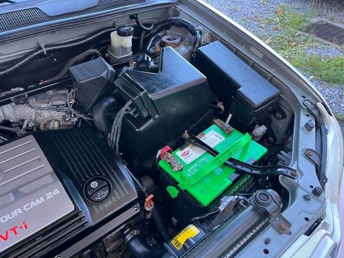 Used 2002 Toyota Highlander GREAT VALUE AWD image 23