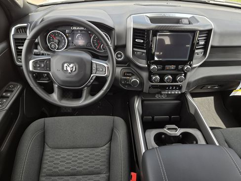 New 2026 RAM 1500 Express AWD/4WD image 19